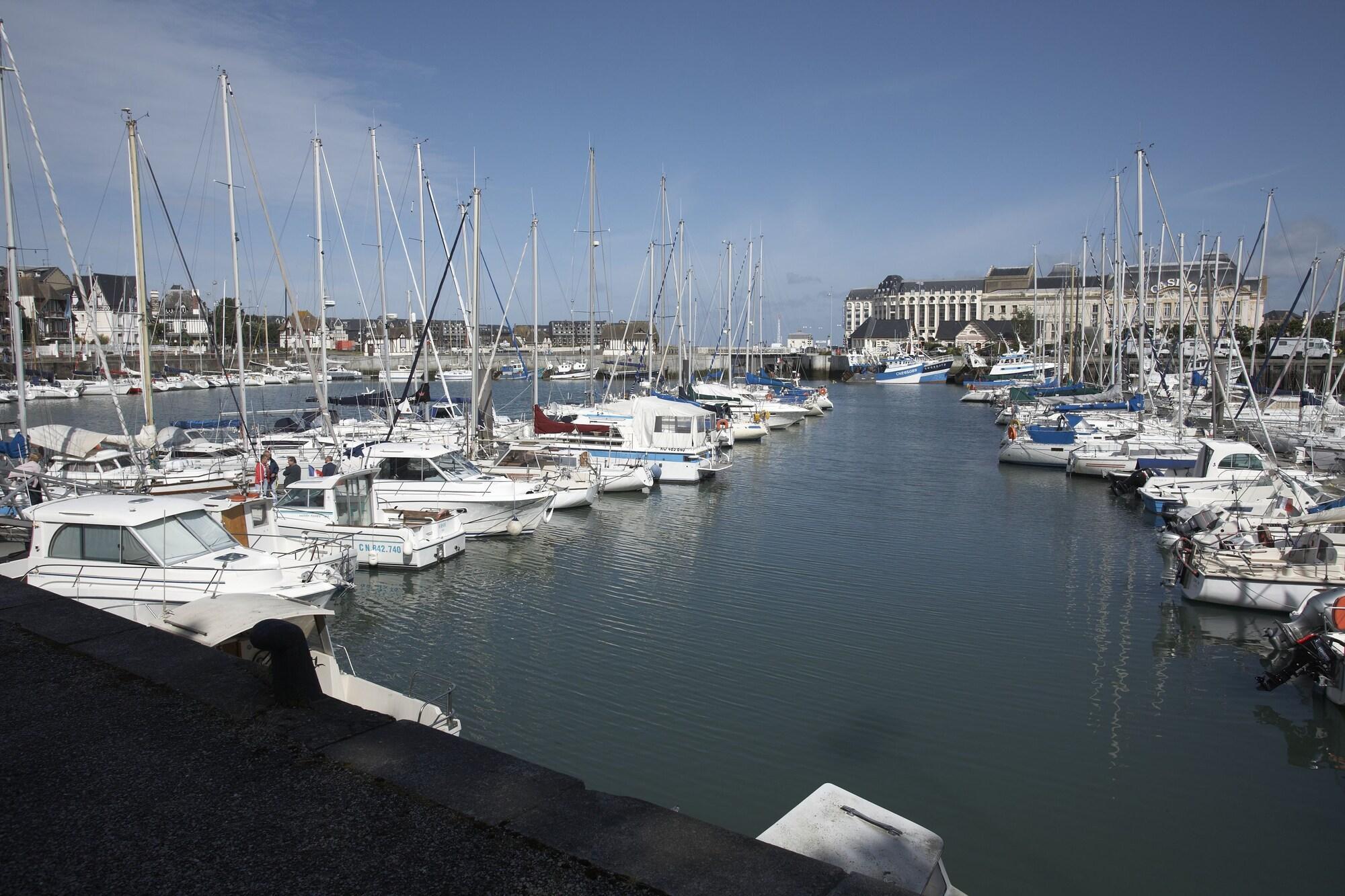 Sowell Residences Le Port Trouville-sur-Mer Exterior foto