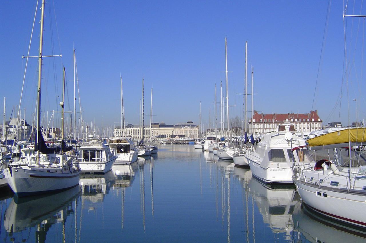 Sowell Residences Le Port Trouville-sur-Mer Exterior foto